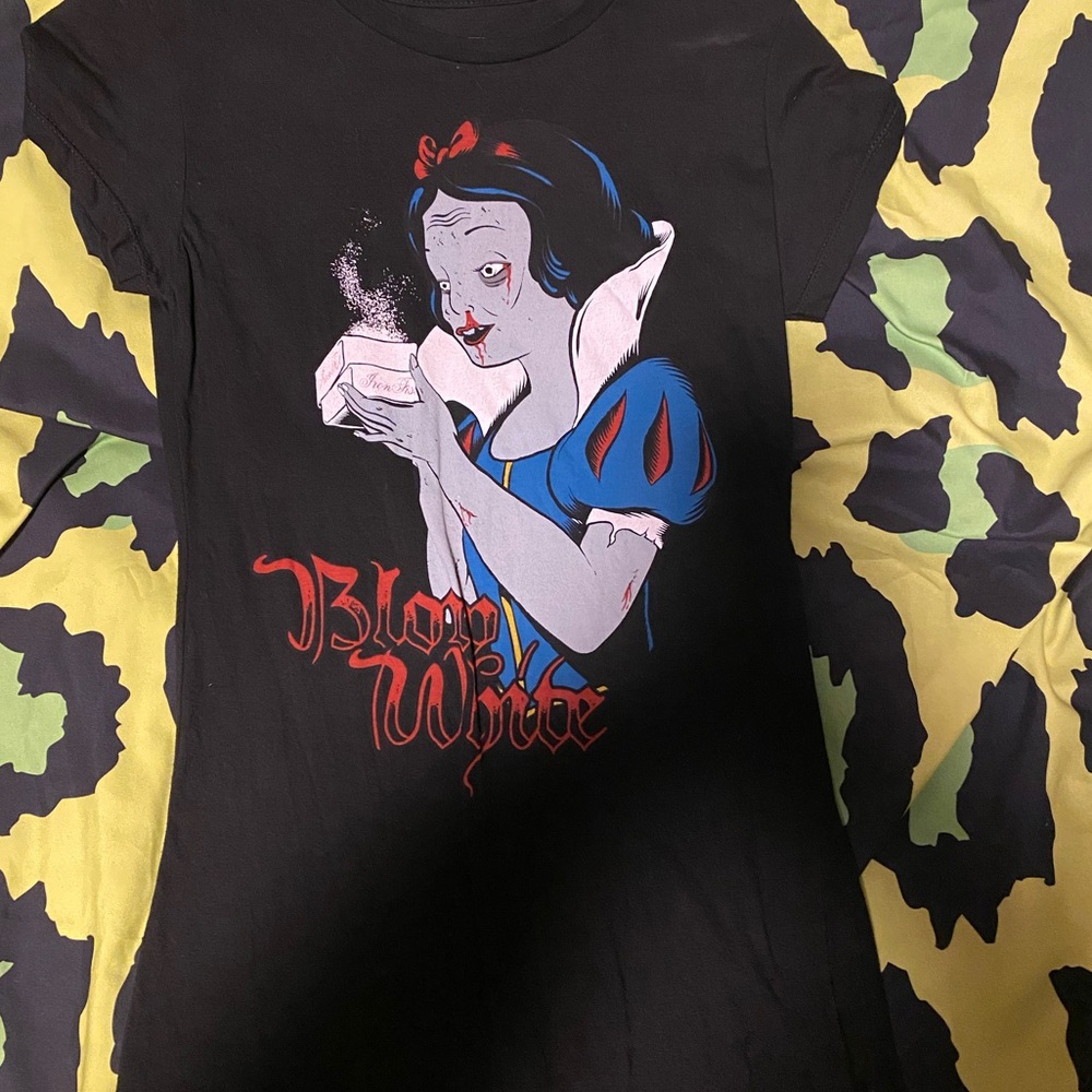 Iron fist “blow white” tee